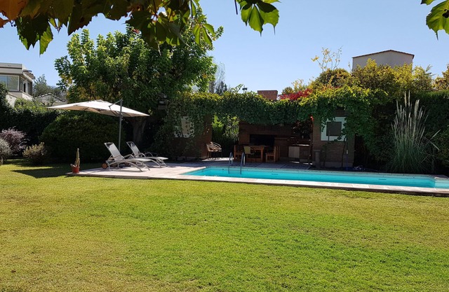 Beautiful house in Chacras wine country. Swimming pool.