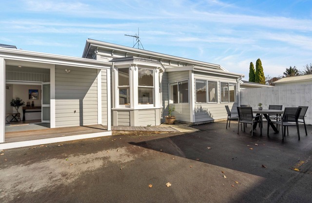 Arbor Villa - Greytown Holiday Home