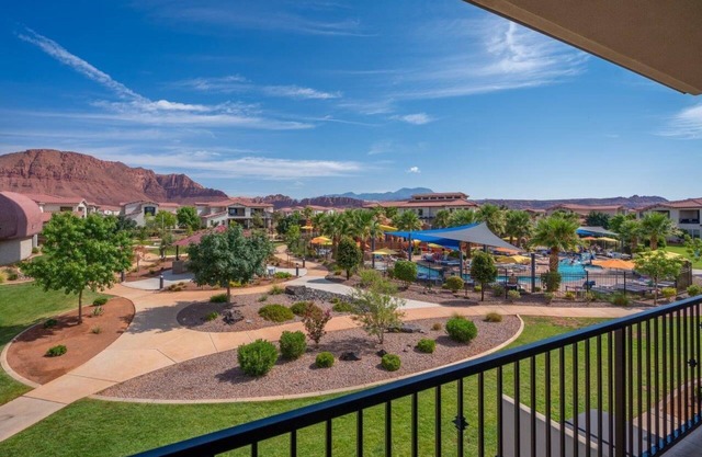 Arcadia 9 | Outdoor Living Spaces * BBQ * Poolside Location * Sleeps 25