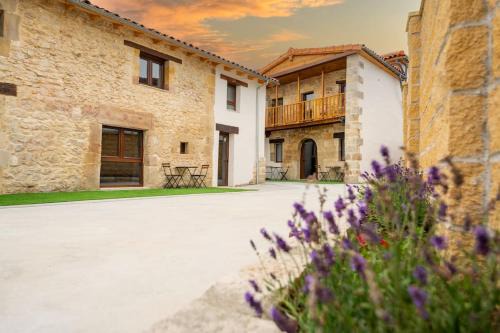 Arce singular by urbanhosting