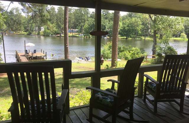 Archie's Lake Daze Cottage - No Pets