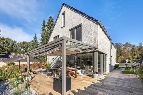 Architektenhaus mit Pool und Sauna