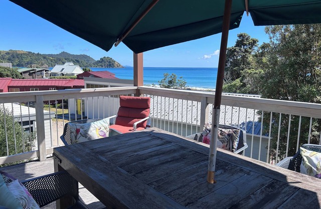 Architecturally designed holiday home with extensive sea