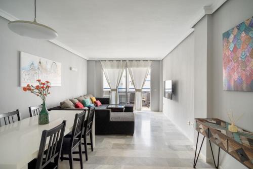 Arcos Beach Infostays - Free Parking