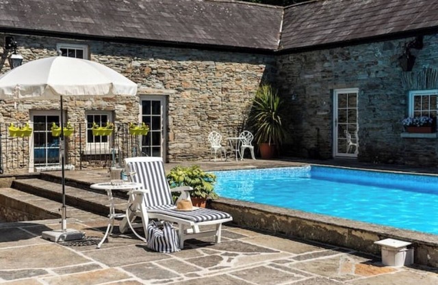 Ardnavaha House Poolside Cottage 6nn