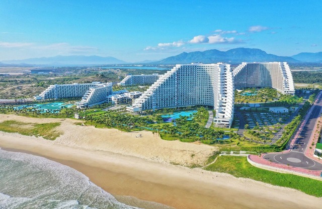 Arena Cam Ranh Beachfront Condotel