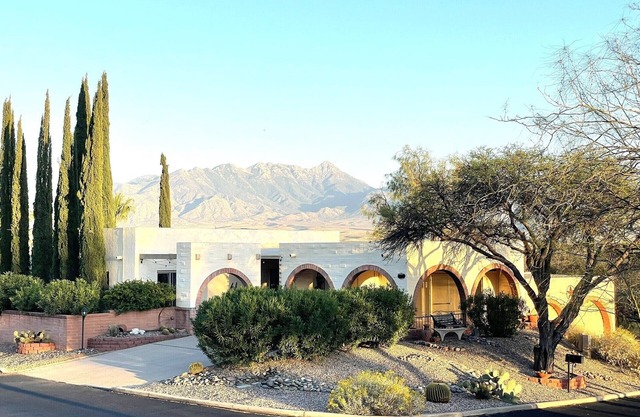 Arizona Townhouse with Stunning Mountain View