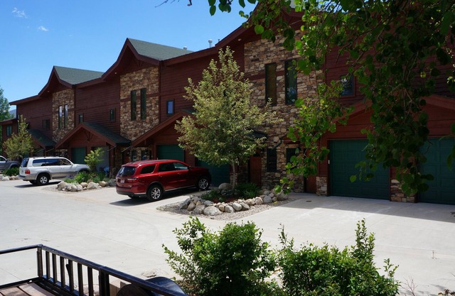 Arnold's Luxury Lake Front Condo and Marina