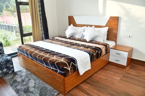 Aroma Green Farm Manesar with Pool