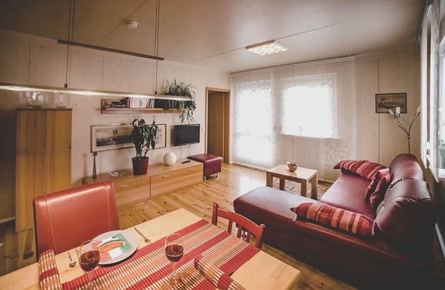 Arrive, feel good, enjoy