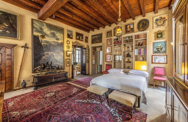 ART GALLERY APARTMENT IN BRESCIA CENTER
