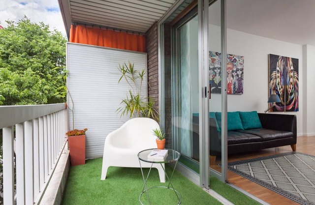 Art House Renoir Plaza Universitat Sant Antoni