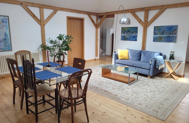 Art meets the Classical City - Sunny Roof Apartment in Weimar's Best Location