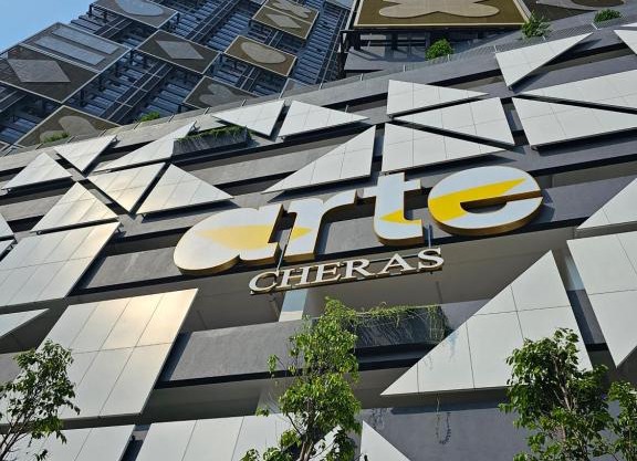 Arte Cheras The Premium Suites by iLuxHome