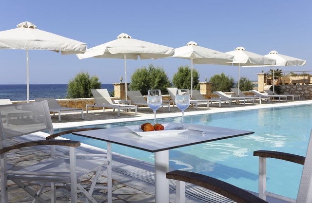 Artina Hotel