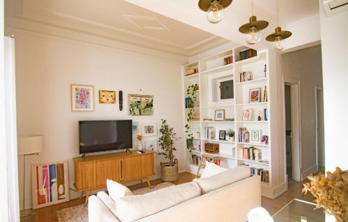 Artist's Retreat near the Riverside with AC