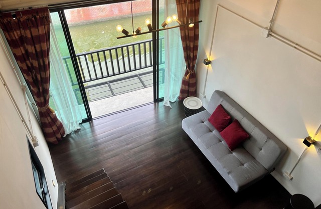 Artist Studio Apartment with Canal View