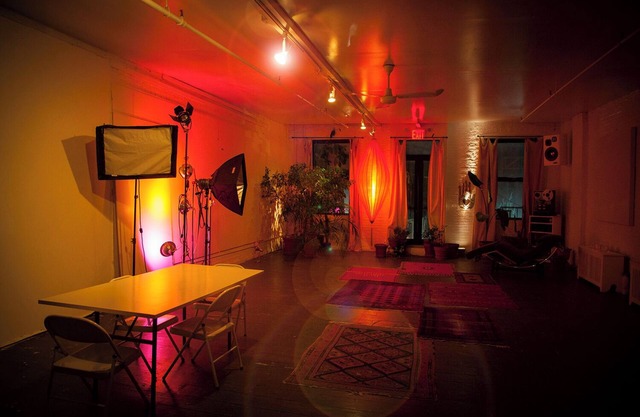 Artists loft in Hudson Yards area New York , AC, WiFi and roof deck