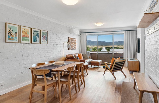 Astrid's at Central Park - 2BR l Lake & Mountain Views l Central Location l WiFi