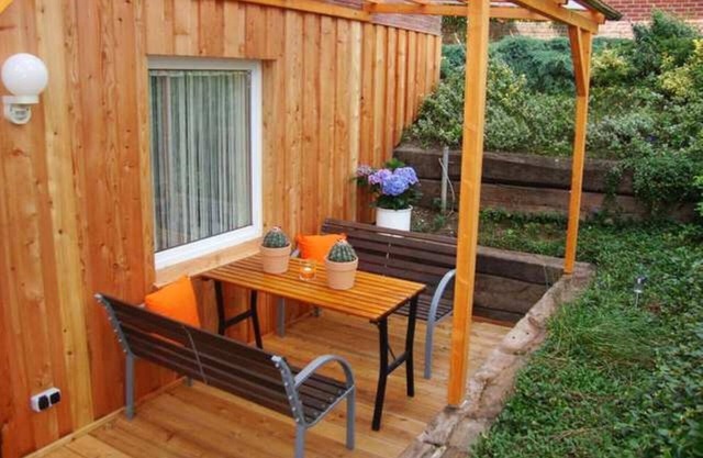 At the gates of Hamburg, in the old country