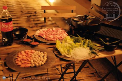 At The Mountain Cottage, Tiny Home at Doichang with Hot tub Included Breakfast and Dinner