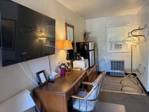 Athabasca Hillside Motel