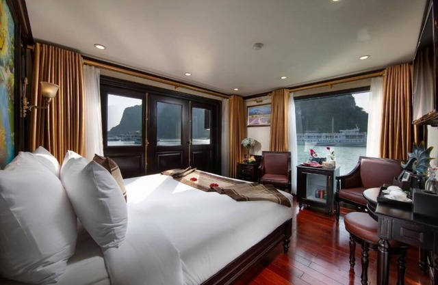 Athena Royal Cruise w/1 Double or 2 Twin Beds