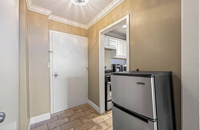 ATL1205 Beautiful 1 Bedroom condo in Atlanta with Pool Access