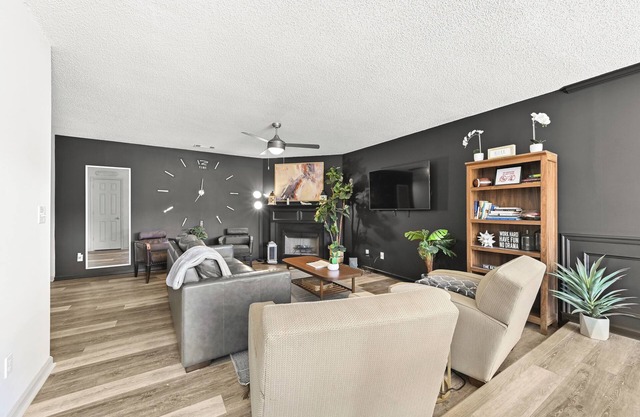 Atlanta, Airport, Entire Home Sleeps 9, 4BR's, 2.5Baths, 5Beds