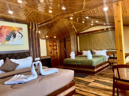 Attic cozy retreat by high rise inn kufri