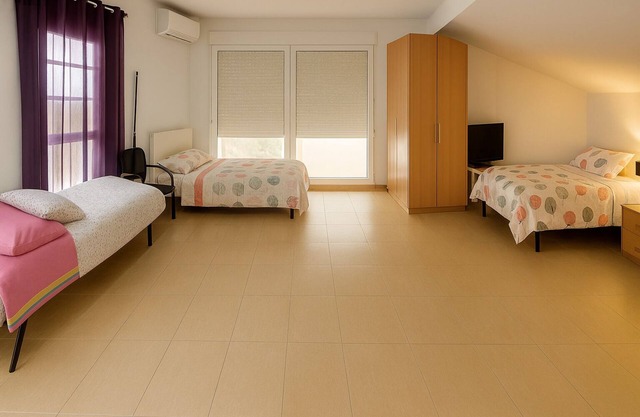 Attic room Private bathroom Jacuzzi