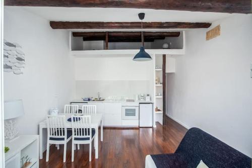 Au cœur du Panier avec terrasse 2 à 4 personnes climatisation