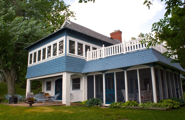 Aubenaubee Lodge of Historic East Shore