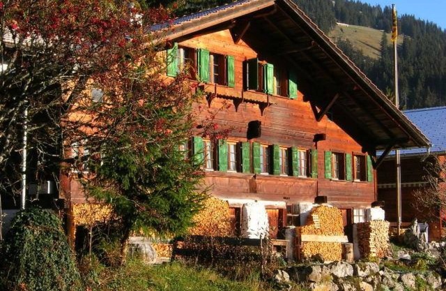 Auf der Mauer by Interhome
