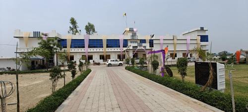 Avadh Garden Marriage Lawn & Guest House