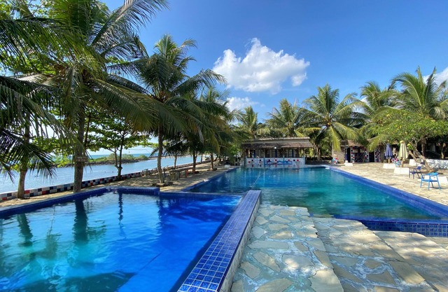 Avery Coconut Island Waterpark Resort