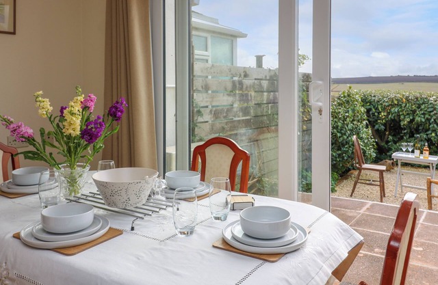 Awalek, Cumber Close