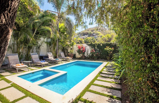 Award Winning Luxury Villa - Preferred North End Location -Beach, Pool, Hot Tub