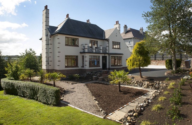 Award winning villa with River Views, Private Forest entrance and a Hot Tub.