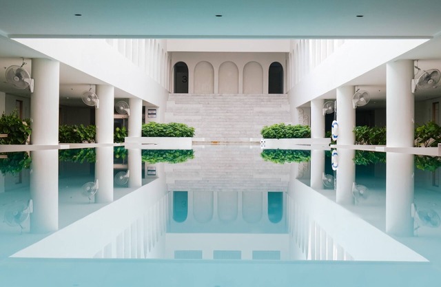 Away Bangkok Riverside Kene