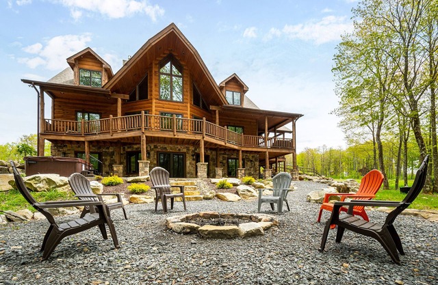 Away in the Mountains | Close to Golf & Lake!