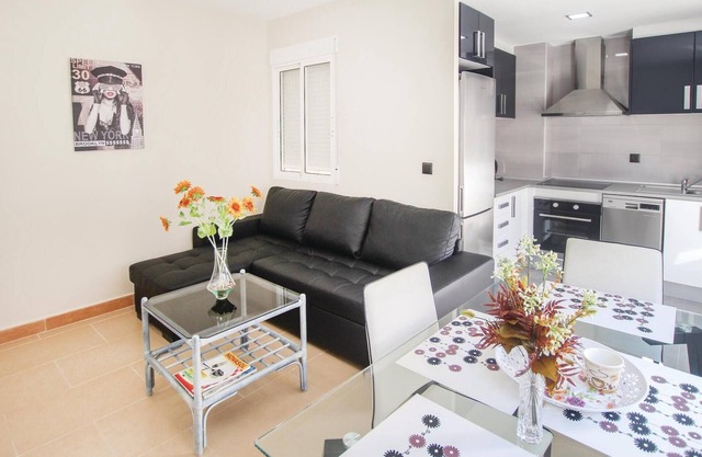 Awesome apartment in Alicante with WiFi