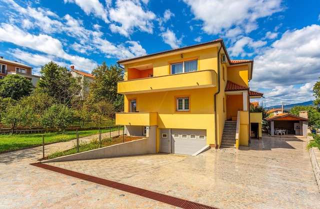 Awesome apartment in Cernik with WiFi