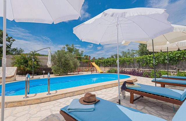 Awesome apartment in Dubrava with WiFi