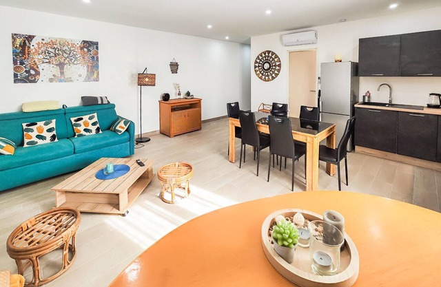 Awesome apartment in Narbonne with WiFi