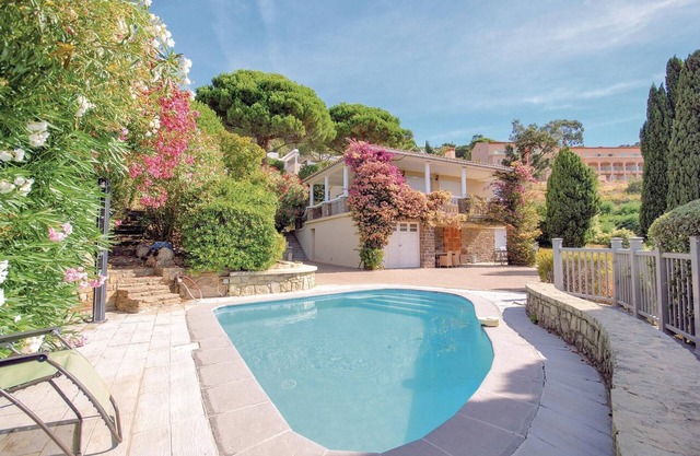 Awesome home in Rayol-Canadel-sur-Mer