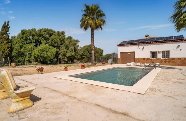 Awesome home in Arcos de la Frontera