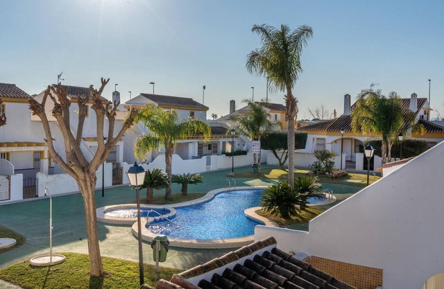 Awesome home in Pilar de la Horadada