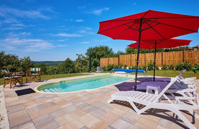 Awesome home in Augustanovec with WiFi