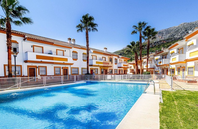 Awesome home in Benaoján